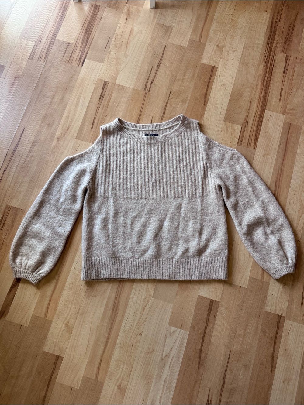 Abercrombie & Fitch Cream Tan Open Shoulder Knit Sweater Size Small